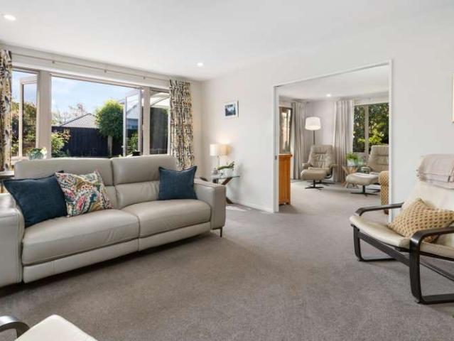 House for sale in Chaslands, Canterbury