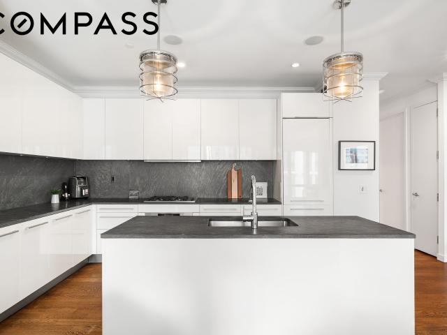 Apartment for sale in Arverne, New York