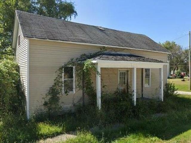 House for sale in Lenzburg, Illinois