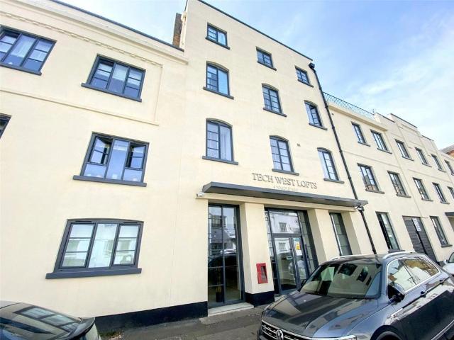 House for rent in London Borough of Ealing, Greater London