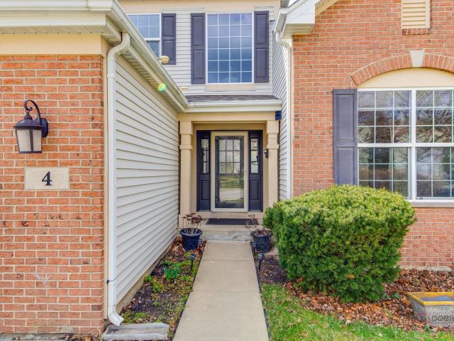 House for sale in Streamwood, Illinois