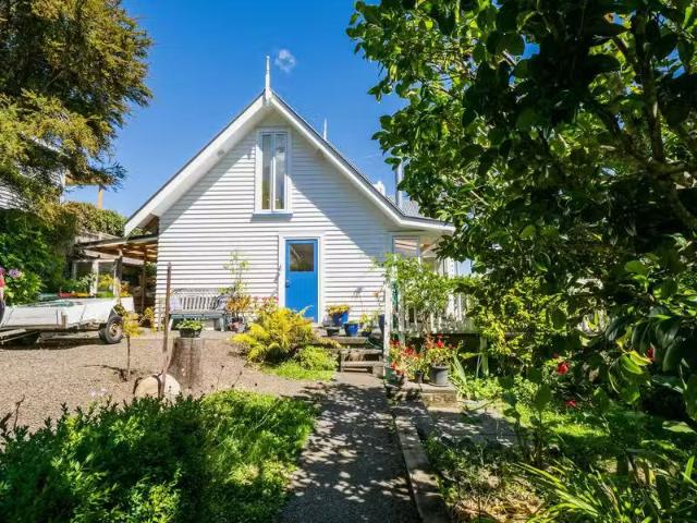 House for sale in Little Akaloa, Canterbury
