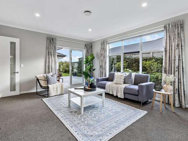 House for sale in Charing Cross, Canterbury