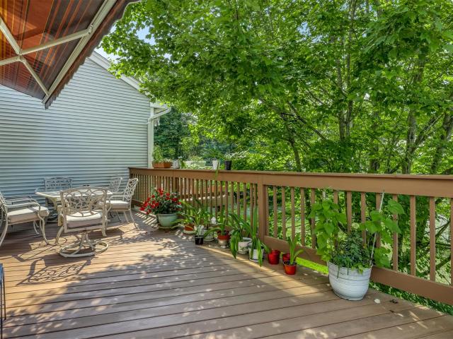 Townhouse for sale in Tuxedo Park