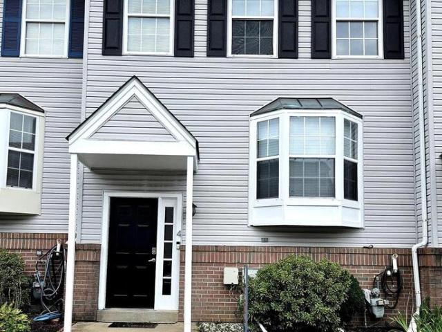 Townhouse for sale in Newark