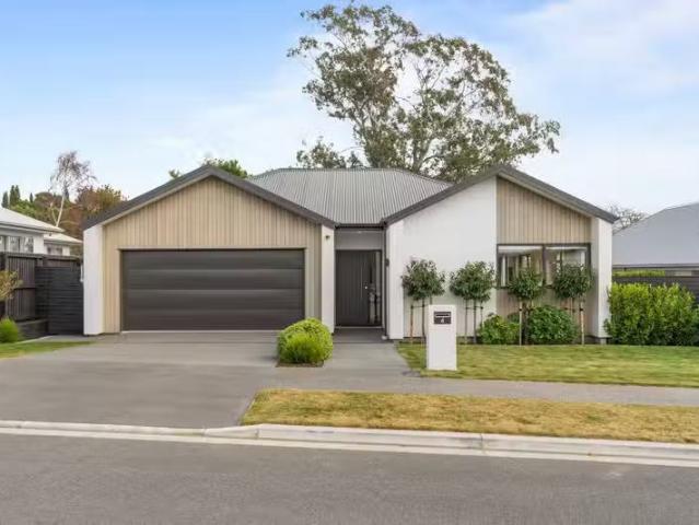 House for sale in Chaslands, Canterbury