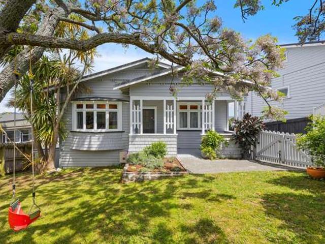 House for sale in Avondale