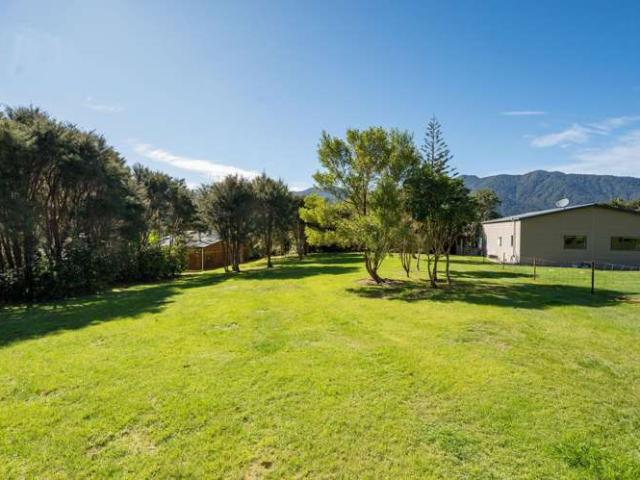 Land for sale in Marlborough