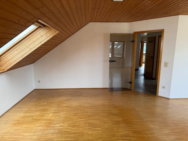 Dachgeschosswohnung mieten in Schriesheim, Baden-Württemberg