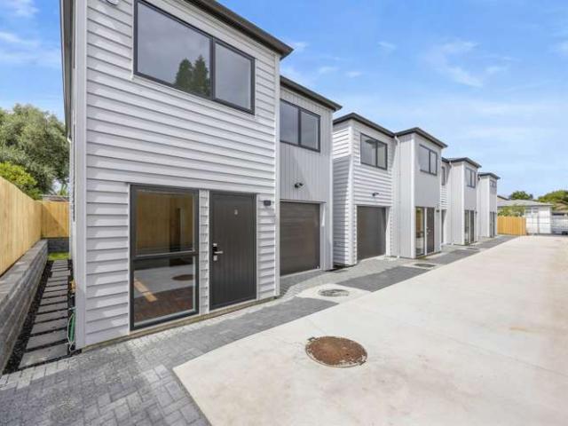 Townhouse for sale in Manurewa