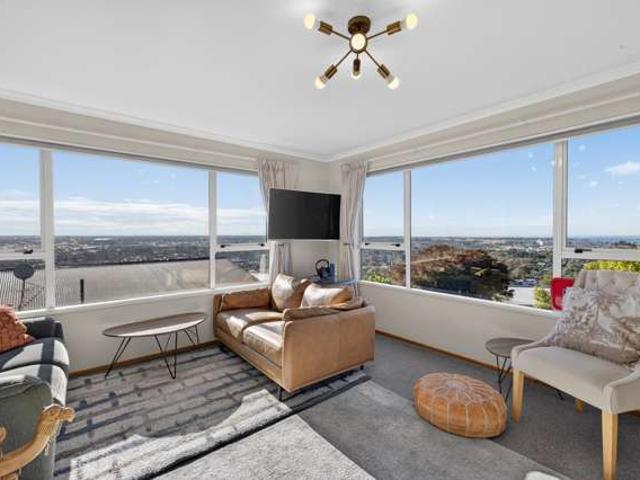 House for sale in Chaslands, Canterbury
