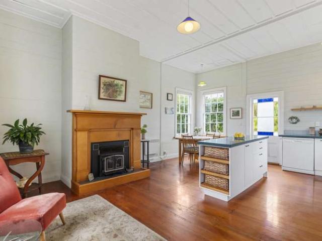 House for sale in Northcote Point, Kaipātiki