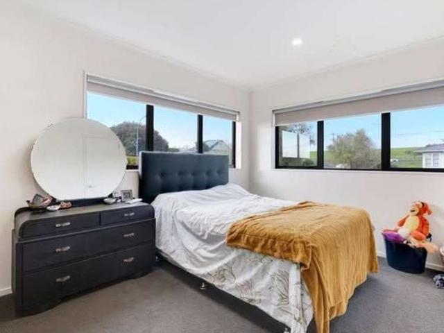 Townhouse for rent in Kelston, Oroua County