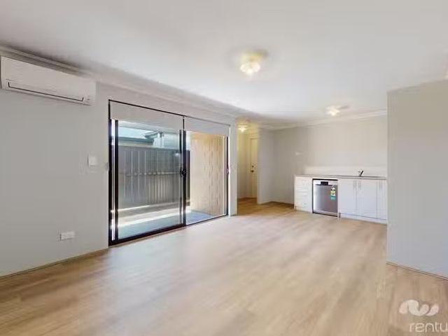 House for rent in Lakelands