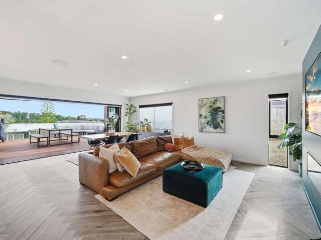 House for sale in Whangaparaoa
