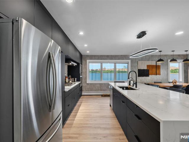 Condo for sale in Hudson, New Jersey