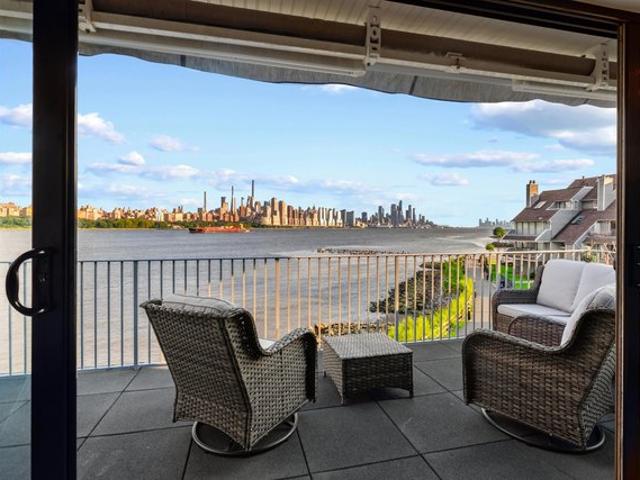 Condo for sale in Hudson, New Jersey
