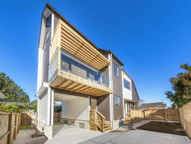 Townhouse for sale in Onehunga