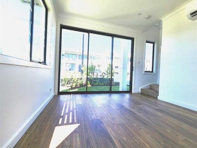 Townhouse for rent in Sydney, New South Wales