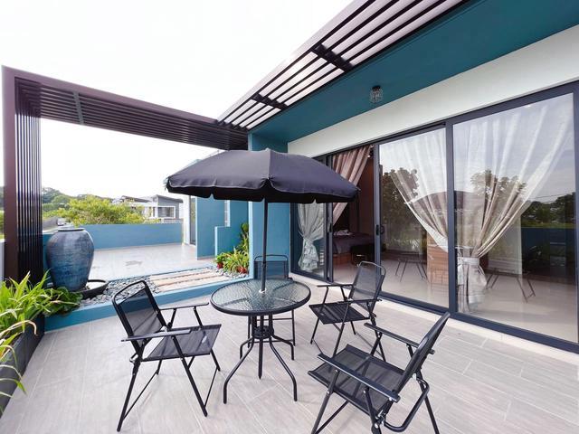 Terraced House for sale in Malaka