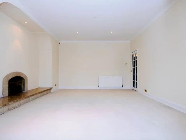 Apartment for rent in Bearsden, Scotland