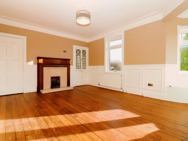 Apartment for rent in Bearsden, Scotland