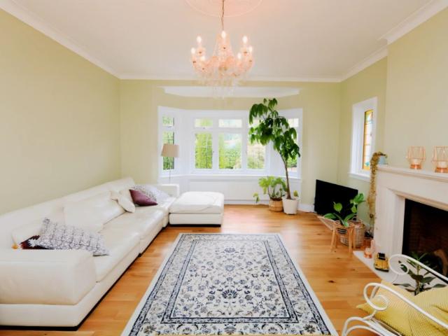 Apartment for rent in Whitecraigs, Giffnock