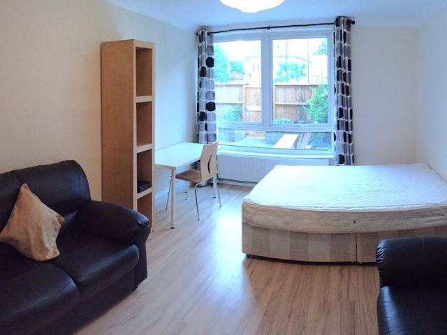 Apartment for rent in Ratcliffe, Cat Hill