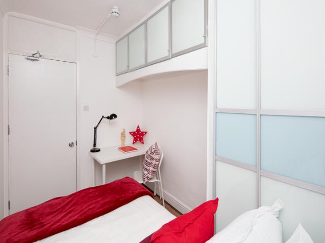 Room for rent in Saint Matthias Estate, Cat Hill