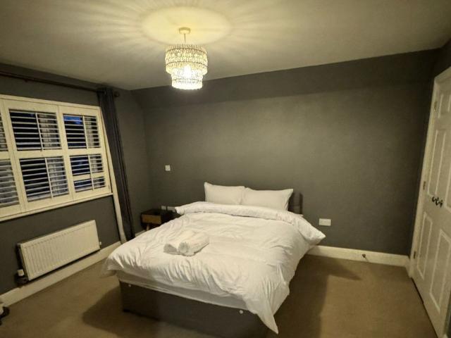 House for rent in Mile End, Fordham Heath