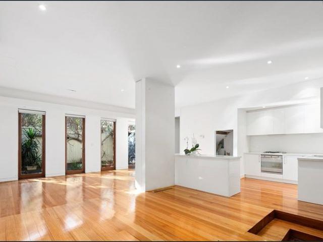 House for rent in St Kilda West, Melbourne