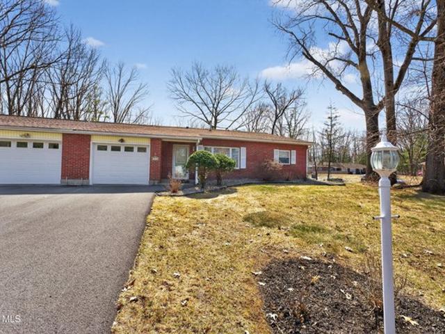 Townhouse for sale in Saratoga, New York