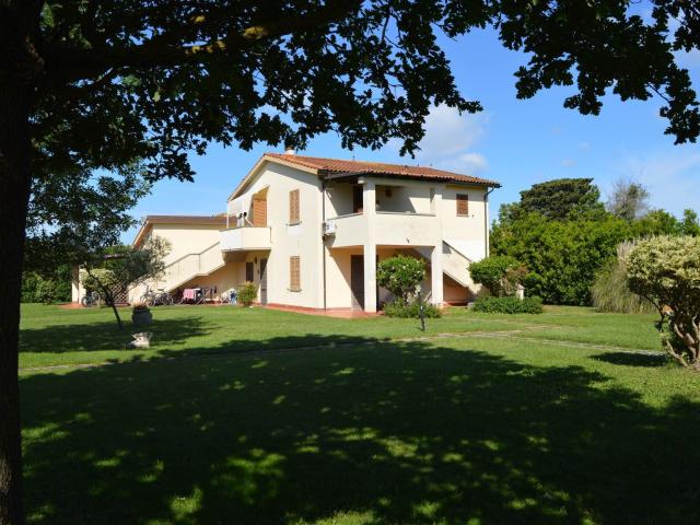Casa in vendita a Cecina, Toscana
