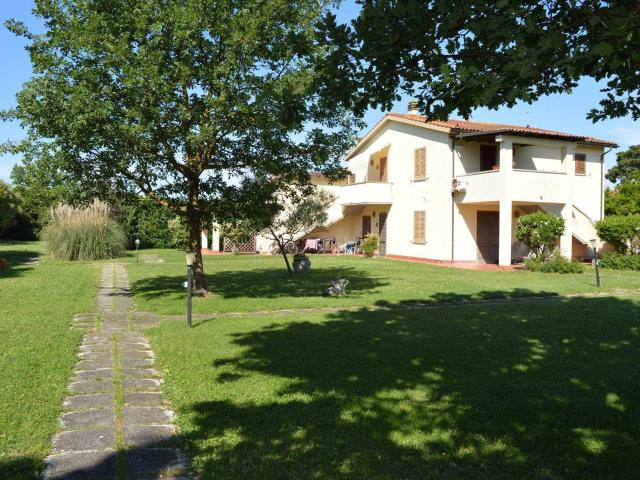 Casa in vendita a Cecina, Toscana