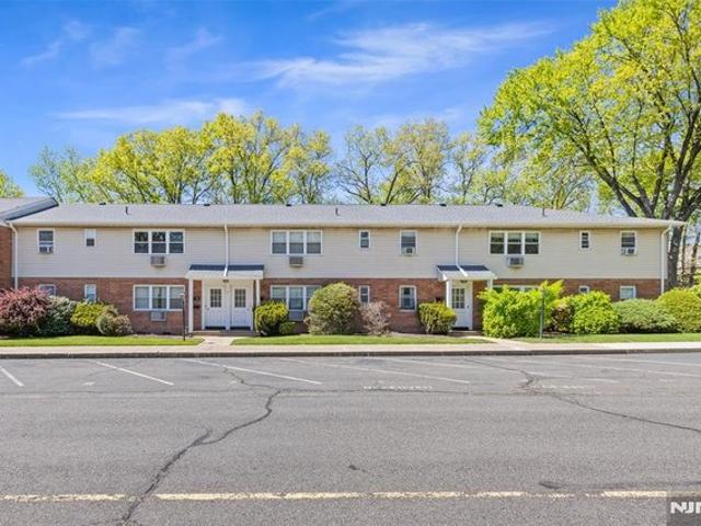 Condo for sale in Leonia, New Jersey