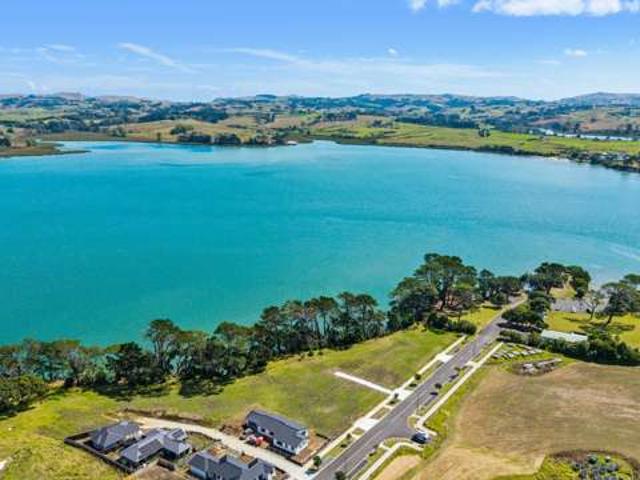 Land for sale in Awhitu, Oroua County