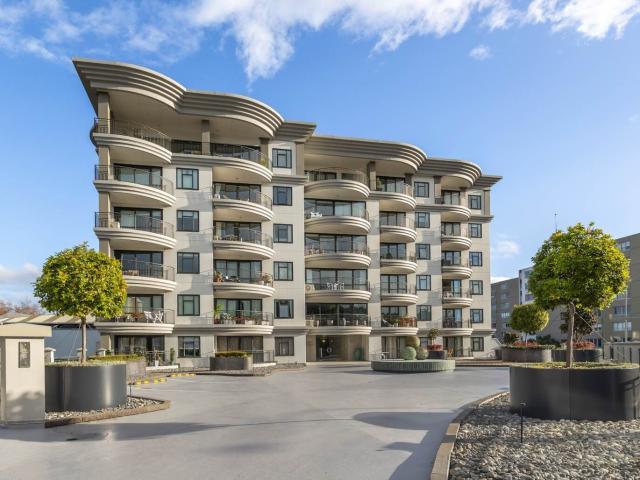 Apartment for rent in Mechanics Bay, Auckland