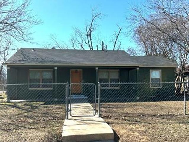 House for sale in Poteet, Texas