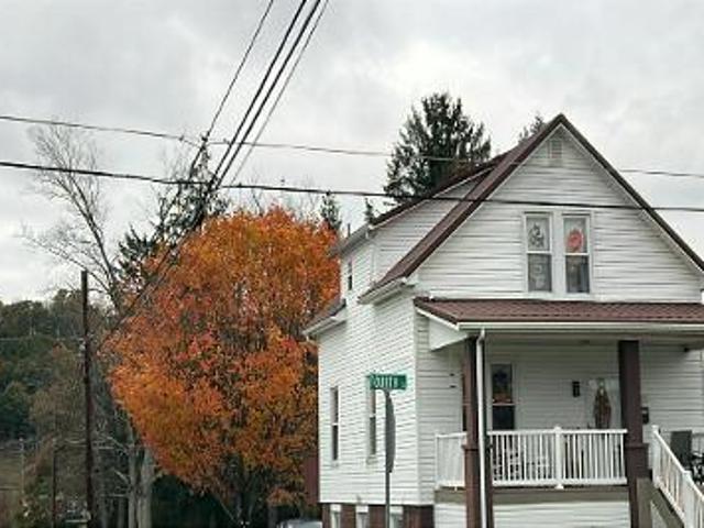House for sale in Natrona Heights, Pennsylvania