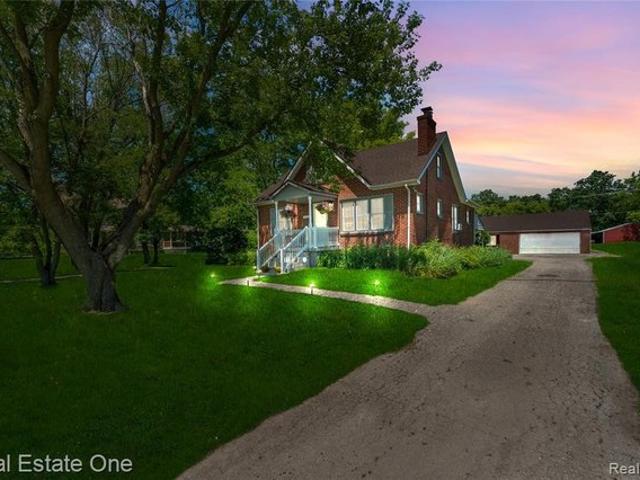 House for sale in New Boston, Michigan