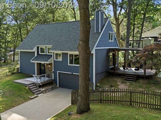 House for sale in Thendra Park, Independence Charter Township