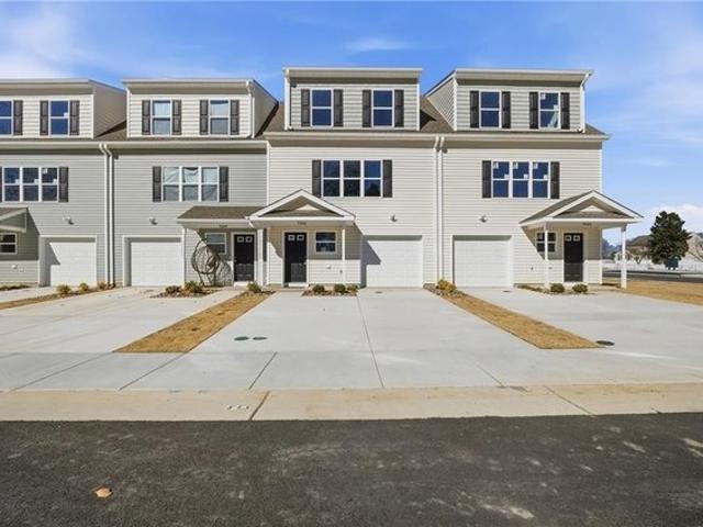 Townhouse for sale in Virginia