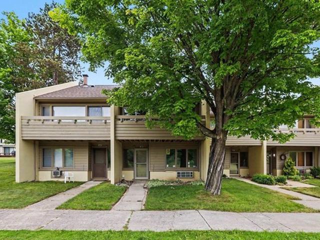 Townhouse for sale in Cedar, Solon Township