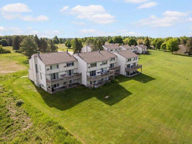 Townhouse for sale in Cedar, Michigan