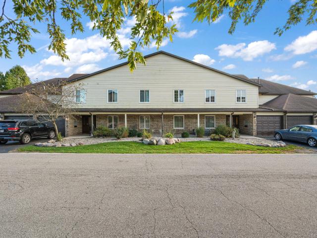 Condo for sale in Crown Point, Lake County