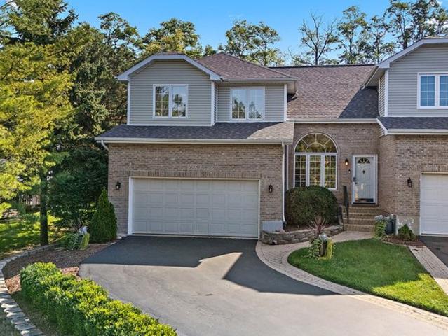 Townhouse for sale in Lisle, Illinois
