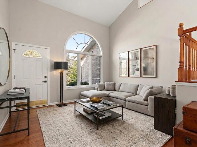 Townhouse for sale in Lisle, Illinois