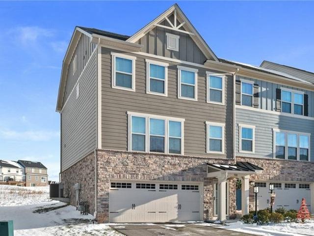 Townhouse for sale in Jeannette, Pennsylvania
