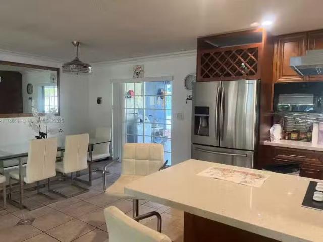 House for sale in Hollywood