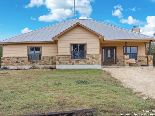 House for sale in Bandera